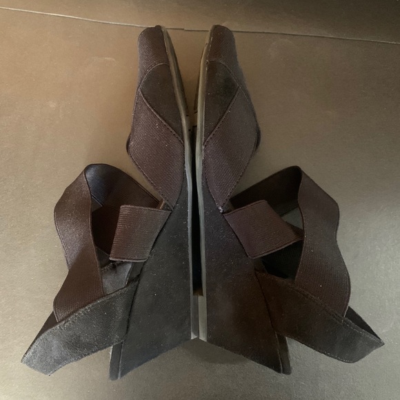 Deflex Comfort Strappy Stretch Black Suede Wedge - Picture 2 of 7